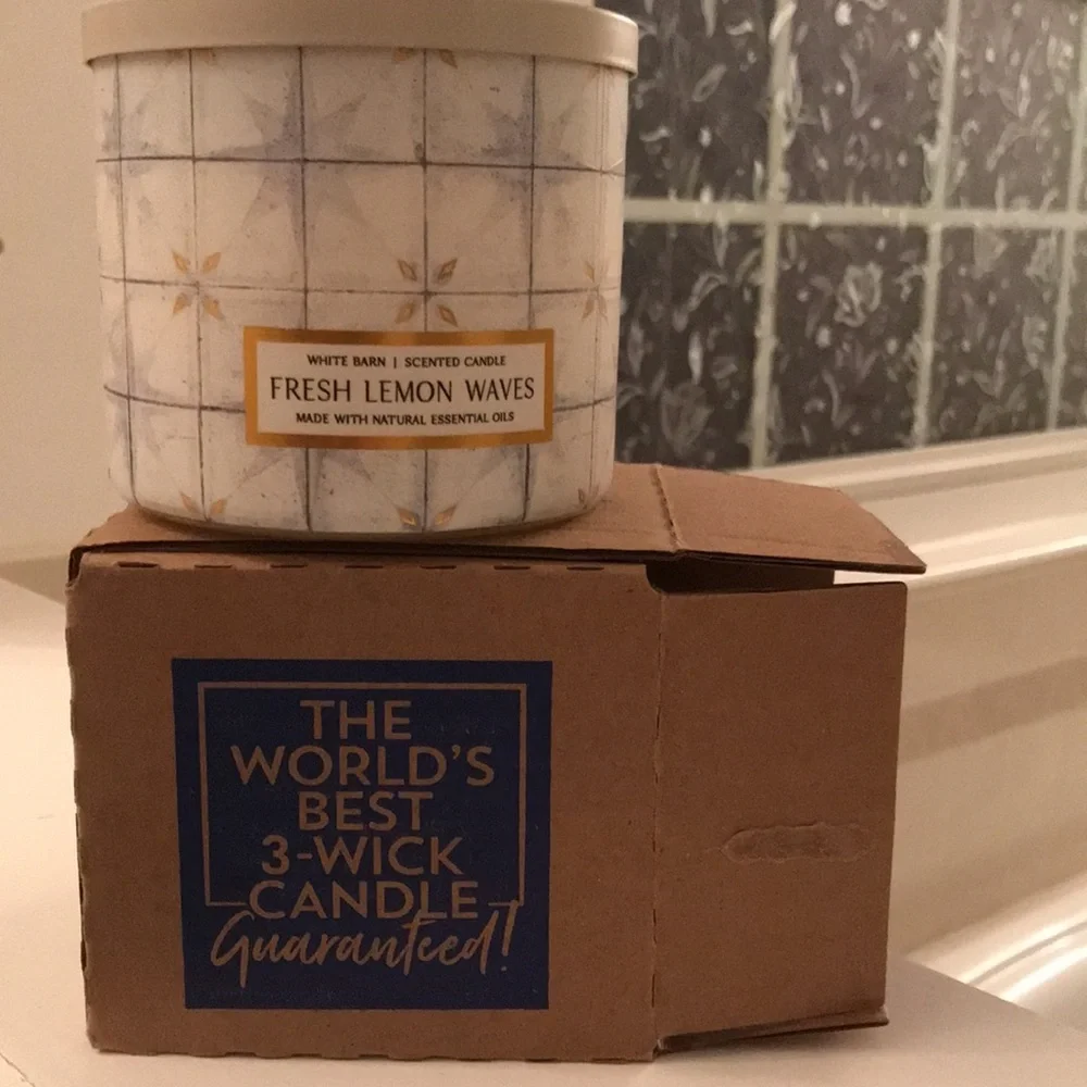 Candle NWT
